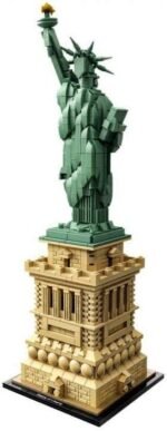LEGO Architecture Statue of Liberty 21042 Model Building Set - Collectible New York City Souvenir, Creative Home Décor or Office Centerpiece, Great Gift Idea for Adults and Teens - Image 4