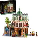 LEGO Icons Santa’s Visit 10293 Christmas House Model Building Set for Adults and Families, Festive Home Décor with Xmas Tree, Gift Idea